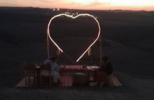 Marrakech: Sunset Dinner in Agafay with Show and Transport 