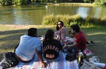 Private Picnic around a lake in Paris by a French chef