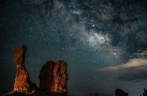Astro-Photo, Hiking and Stargazing Tour in Arches National Park