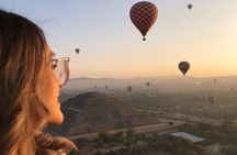 Balloon flight + Grotto breakfast + Pyramids tour from Mexico City