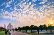 Taj Mahal Sunrise Tour – Includes Entry Tickets & Guide