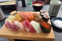 Small Group Food Tour in Tsukiji Market