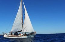 Catania: Boat Trip with Aperitif, Prosecco and Snorkeling