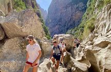 Hiking in Mallorcas Torrent de Pareis