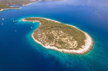 Makarska: 3-Island Golden Horn and Blue Lagoon Speedboat Tour