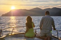 Cinque Terre Boat Tour : Swim, Snacks & Prosecco