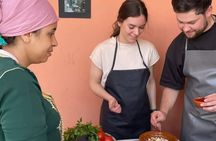 Cooking class with a Moroccan family