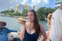 50ft Luxury Yacht Tour in Miami Beach Captain, Champagne & Party!