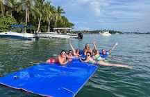 Premium Miami Yacht Tour Experience: Captain, Champagne & Party!