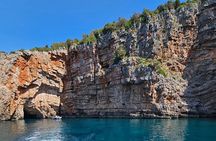 Rent a speedboat - up to 15 people(charged per hour)