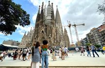 Sagrada Familia & La Pedrera Small Group Tour with Cava Tasting