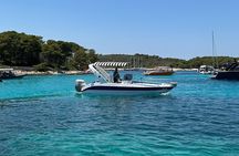 Private Boat Tour to Red Rocks and Paklinski Islands.