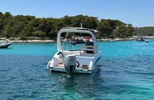 Private Boat Tour to Red Rocks and Paklinski Islands.