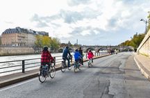 Paris Small Group Bike Tour of Iconic Sights Along the Seine