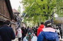 Auschwitz-Birkenau Guided Tour from Krakow with Hotel Pickup 