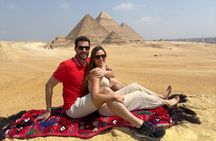 Full Day Tour to Giza Pyramids and Saqqara 
