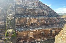 Pyramids of Teotihuacan and restaurant la Gruta (Original)