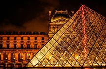 Paris: Night at the Louvre 6-people Max Guided Experience 