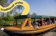 Giethoorn Day Trip from Amsterdam with Cruise & Audio-Guided Walk