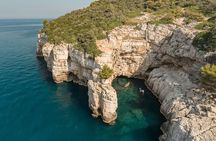 Pula Kayaking Cave, Islands and Cliffs Tour with drinks