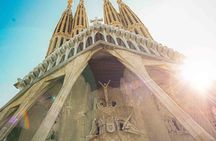 Lights and Shadows of the Sagrada Familia With Ticket And Guide