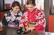 Gold Leaf crafting in Higashi chayagai, Kanazawa
