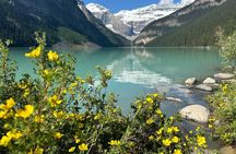 Moraine Lake and Lake Louise Sunrise Tour from Banff