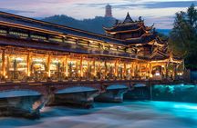 Dujiangyan Foodie Night Tour in Guanxian ancient town