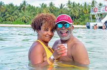 Shared Family Snorkeling Boat with Drinks and Snacks