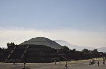Teotihuacan Pyramids and La Gruta Restaurant