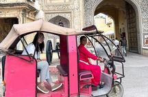 Jaipur City Tour by Women-Driven E-Rickshaw