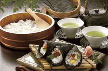 Making Hand Rolled Sushi with the Okami