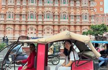 Jaipur Half-Day Heritage Tour by Women-Driven E-Rickshaw