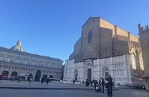 Bologna: Historical Highlights Walking Tour with Local Guide