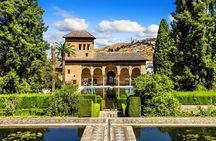Granada: Alhambra Guided Tour including Nasrid Palaces