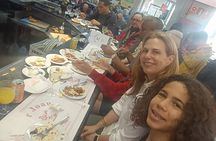 Familly friendly traditions & food tour: tailored tapas & games!