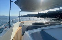 Private Caldera Cruise with Motor Yacht in Santorini