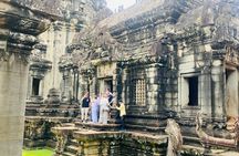Private Kbal Spean Trekking Tour with Banteay Srei 