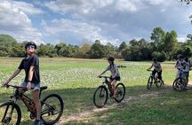 Angkor Wat Sunrise Cycling Tour With Breakfast and Tour Guided