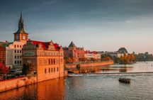 VIP Prague tour: Vintage car, Lunch, Castle, Old Town, Dancing h.