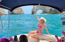 Cabo Private Yacht Tour: The Arch, Sea Lions & Scenic Beaches