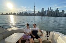 90-Minute Toronto Luxury Yacht Sightseeing Prosecco Cruise