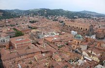 Bologna: Historical Highlights Walking Tour with Local Guide