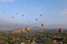Full-Day Private Tour of Mexico City: Teotihuacan and Xochimilco