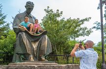 Niagara Falls: USA + Canada Tour with Cave, Boat Ride and Lunch
