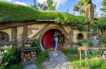 Hobbiton Movie Set Small Group Day Tour from Auckland