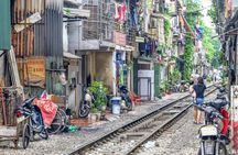 Private Hanoi Walking Tour Through a Train Street