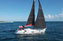 Private Karibe Sailing and Snorkeling Tour