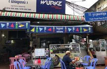 Phnom Penh Night Tuk Tuk Adventure and Local Food Tasting Tour