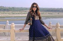 From Delhi: Taj Mahal Day Tour With Traditional Dress